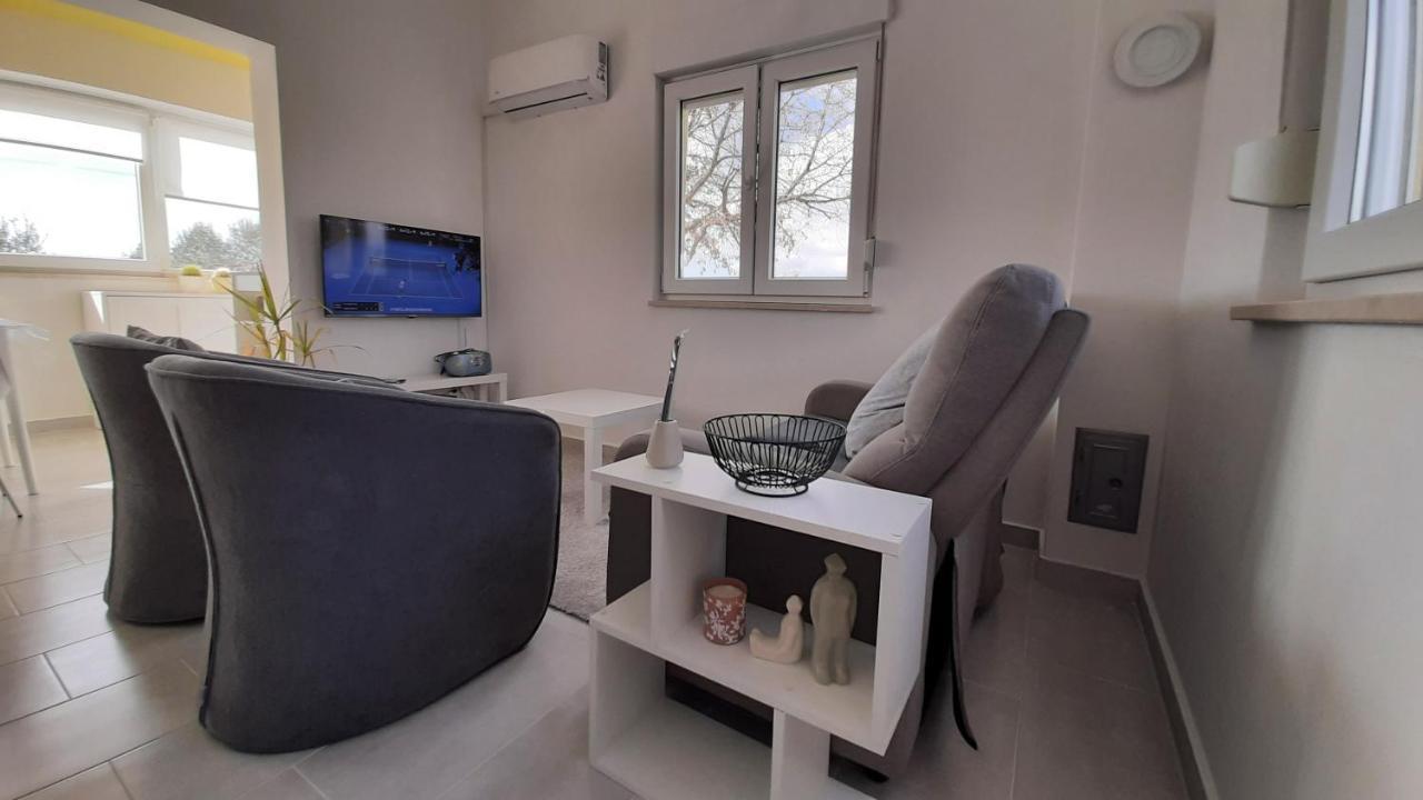 PUY Holiday House Romi מראה חיצוני תמונה